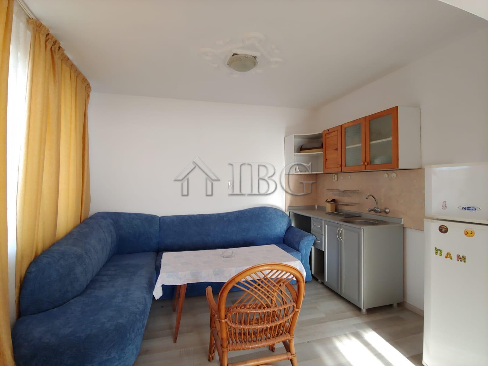 Spacious House with 6 Bedrooms in Kosharitsa - Only 5 km from the Sea — photo 4