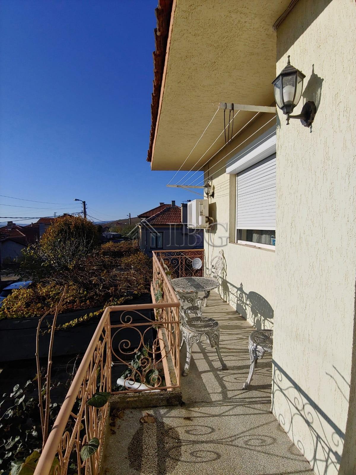 Spacious House with 6 Bedrooms in Kosharitsa - Only 5 km from the Sea — photo 15 of 25