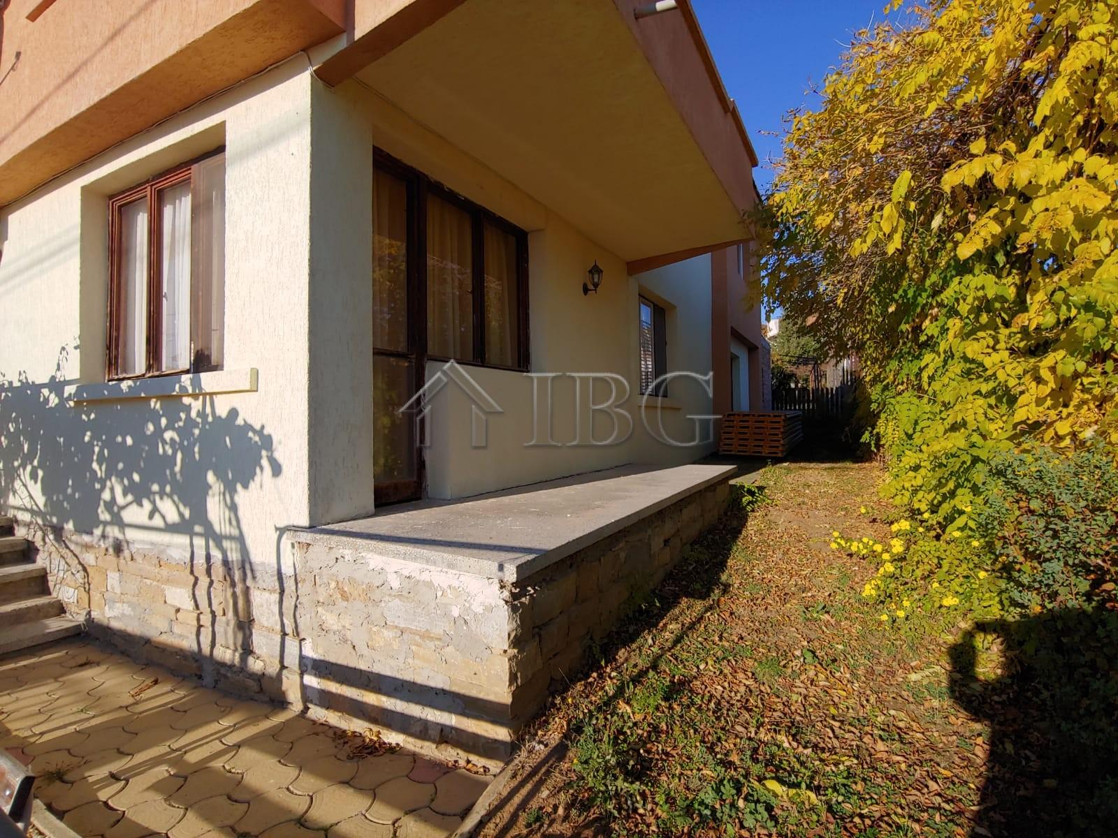 Spacious House with 6 Bedrooms in Kosharitsa - Only 5 km from the Sea — photo 2