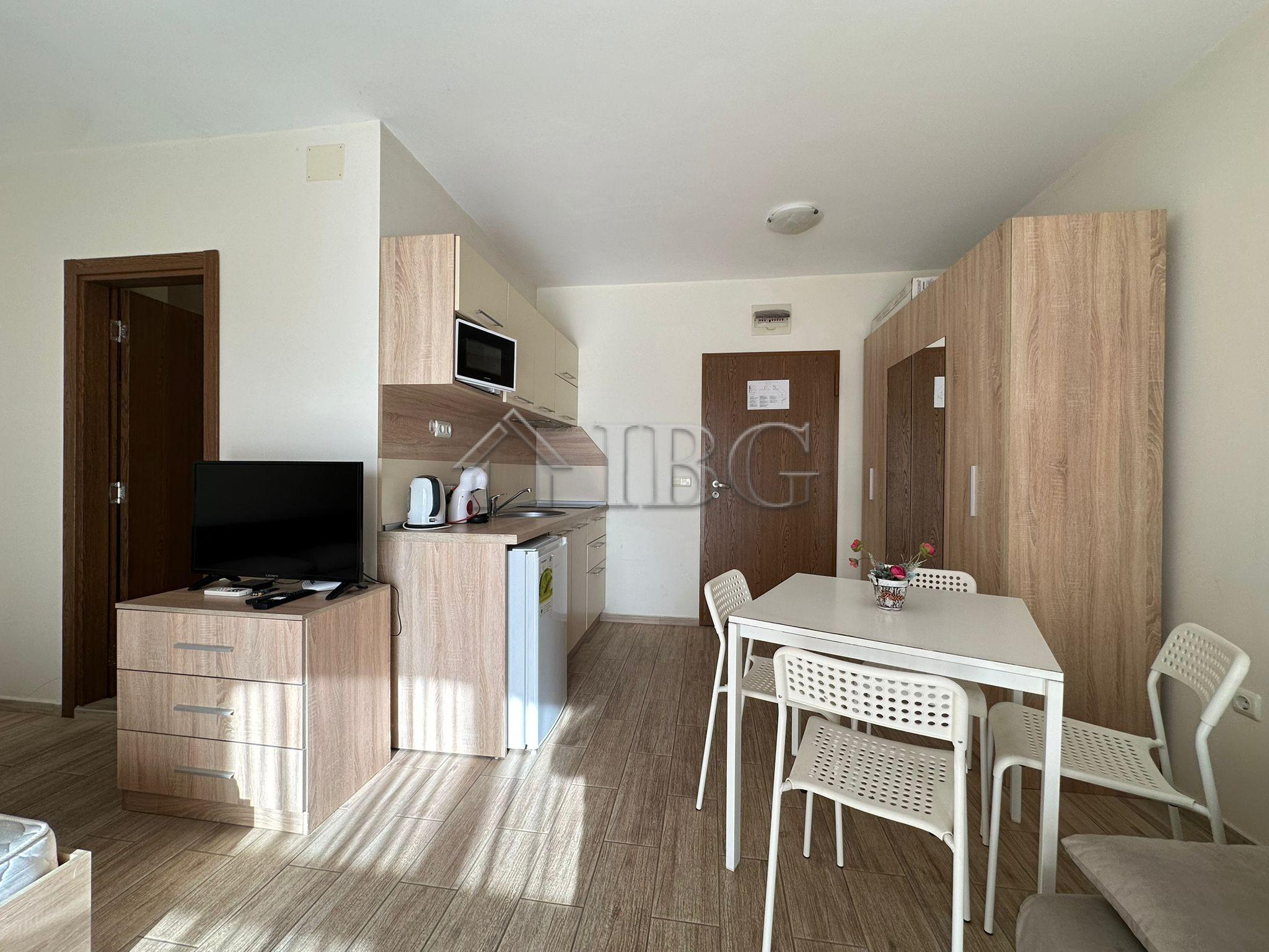 Studio with Direct Pool Access in Cascadas Ravda 350 m from the Sea — photo 8 of 17