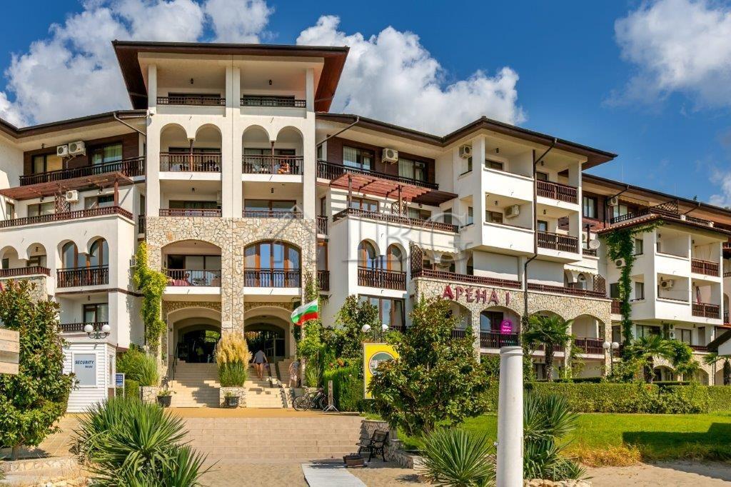 Excellent Studio Apartment with separate kitchen and balcony Arena 1, Sveti Vlas - First Line to the Sea — photo 16 of 20