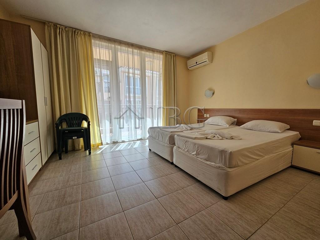 Furnished 42 sq. m. Studio with balcony Pollo Resort, Sunny Beach — photo 13 of 16