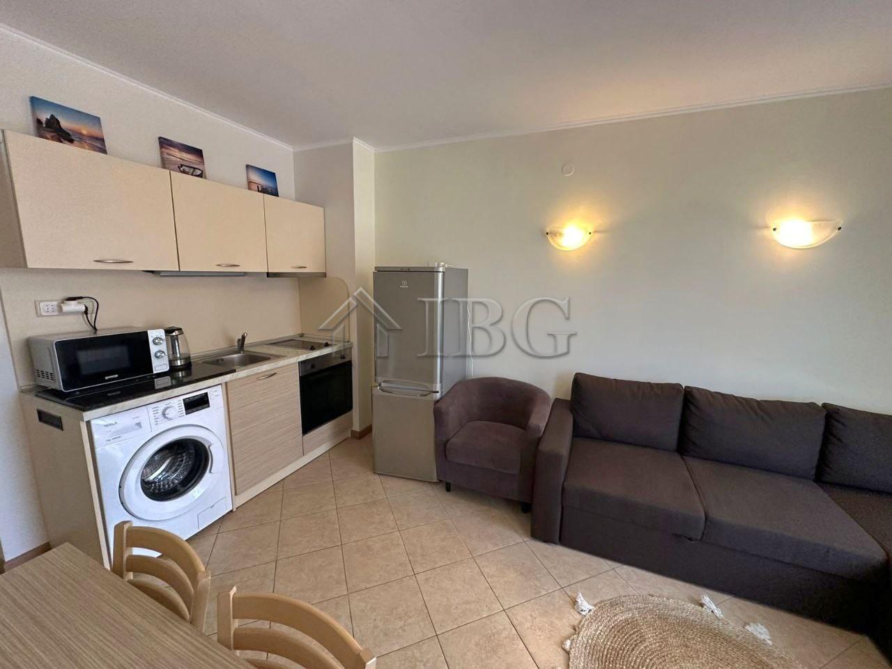 Furnished One-Bedroom Apartment in Royal Sun, Sunny Beach — photo 11 of 25