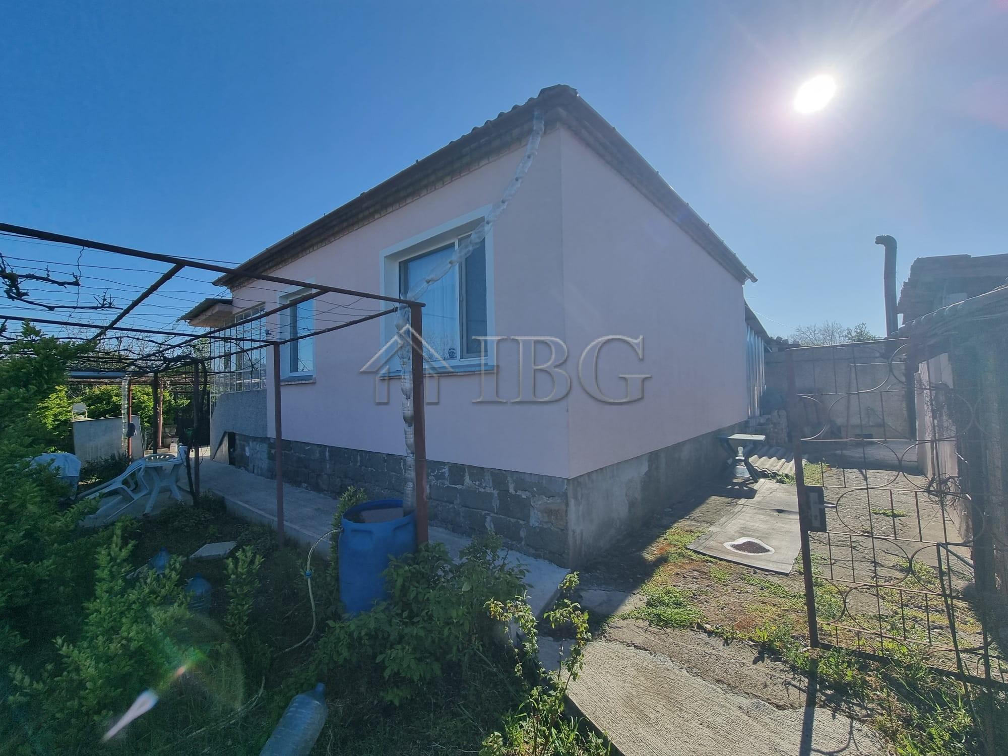 House with yard in Vinarsko Village, Burgas Region — photo 3