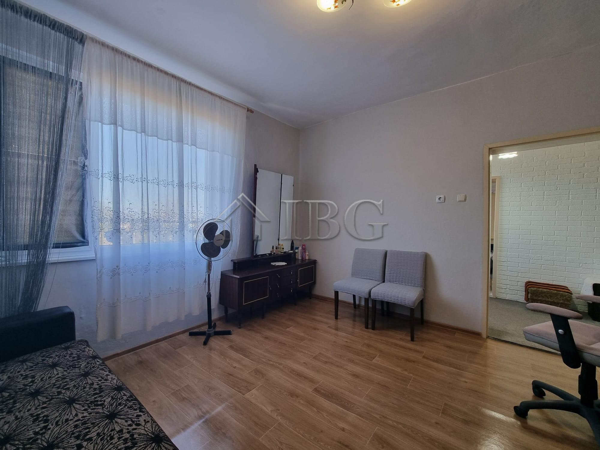 House with yard in Vinarsko Village, Burgas Region — photo 8 of 25