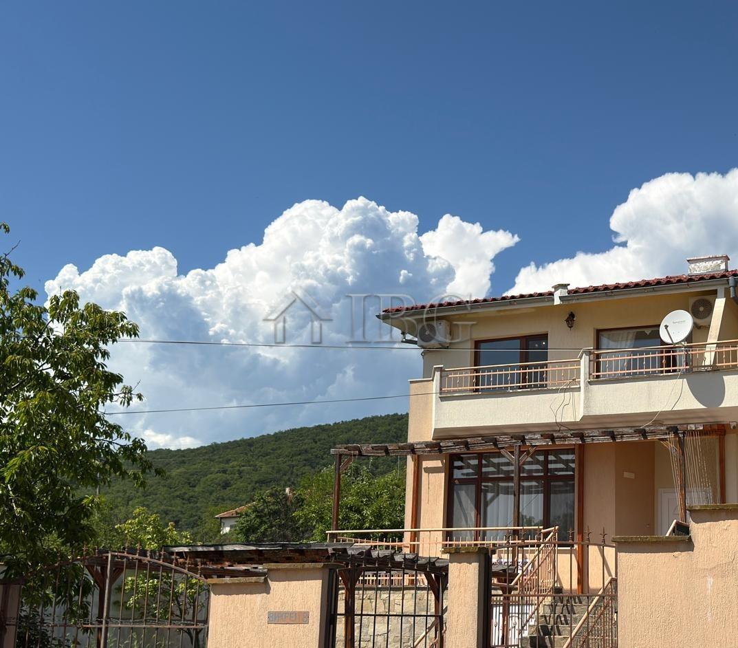 Spacious Two-Storey House in the Center of Kosharitsa - 6 km from the Sea — main photo