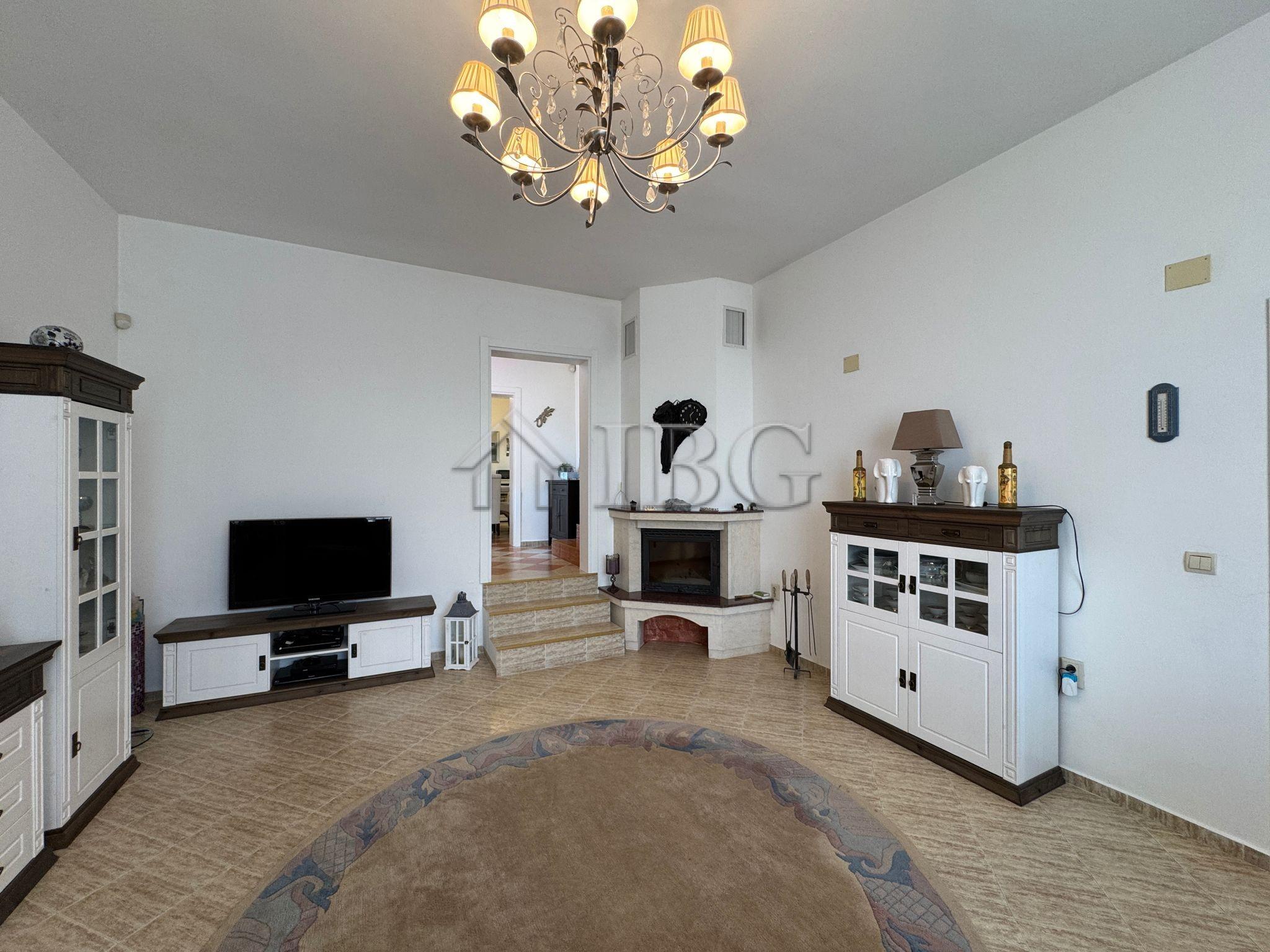 Spacious Two-Storey House in the Center of Kosharitsa - 6 km from the Sea — photo 8 of 25