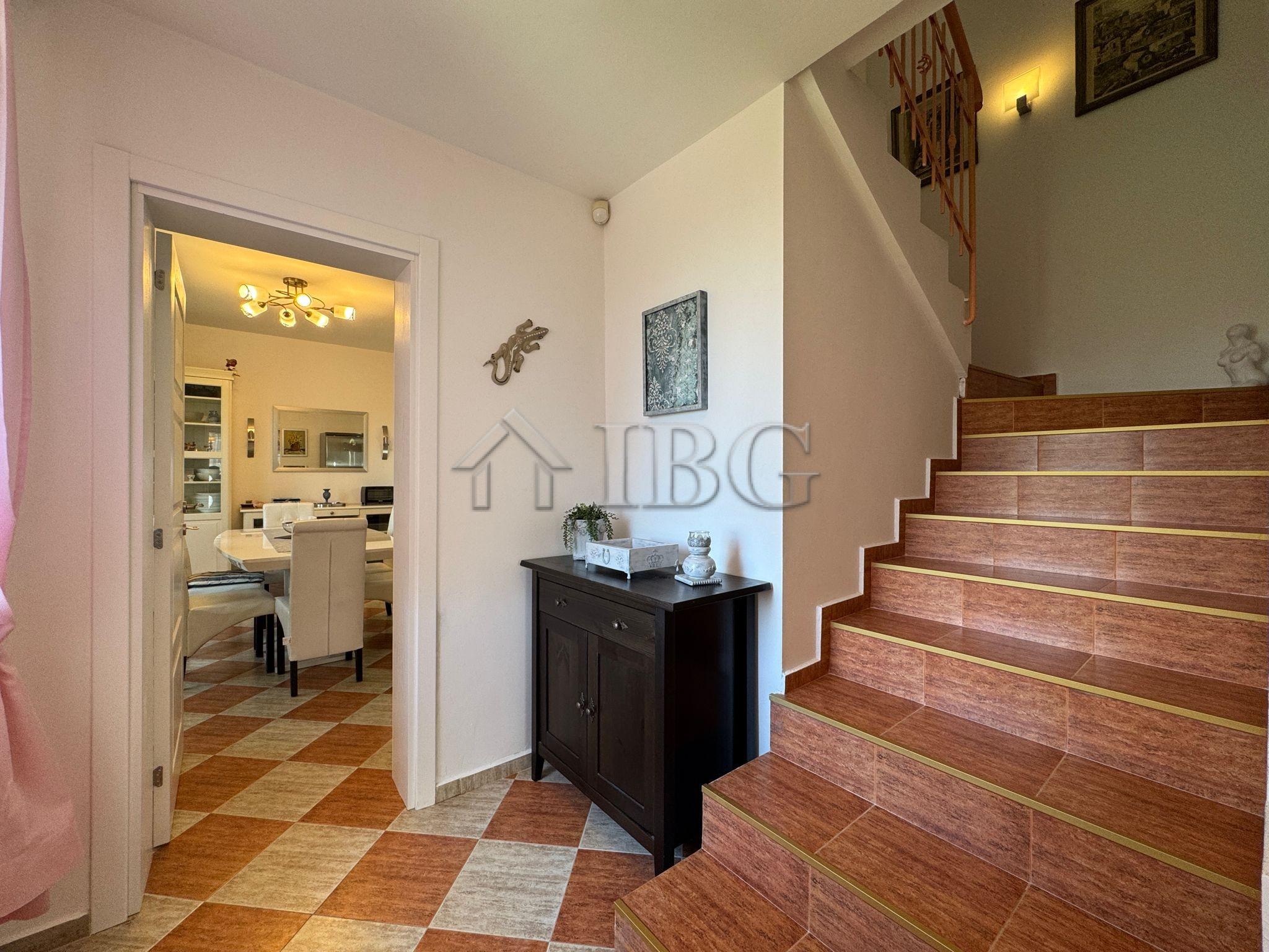 Spacious Two-Storey House in the Center of Kosharitsa - 6 km from the Sea — photo 19 of 25