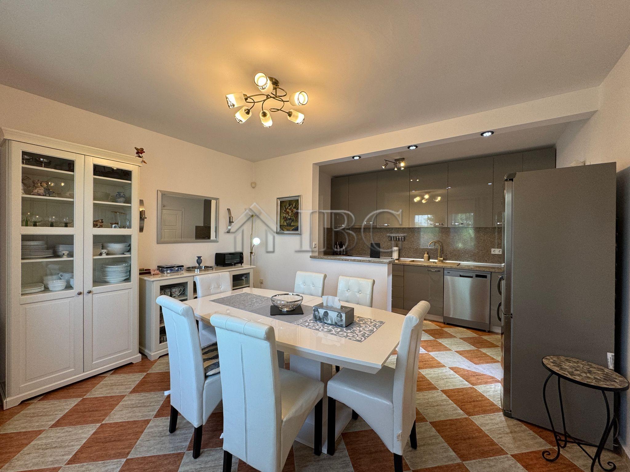 Spacious Two-Storey House in the Center of Kosharitsa - 6 km from the Sea — photo 9 of 25