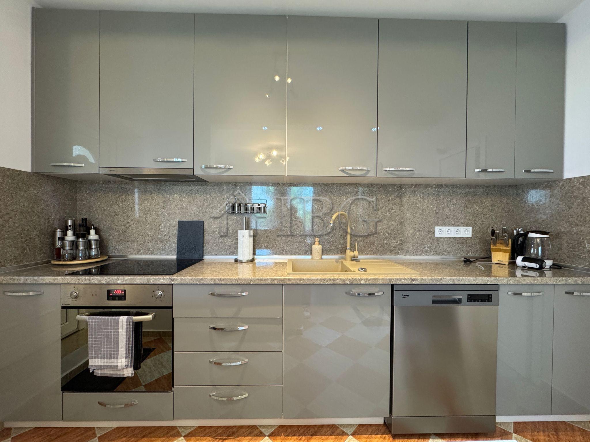 Spacious Two-Storey House in the Center of Kosharitsa - 6 km from the Sea — photo 16 of 25