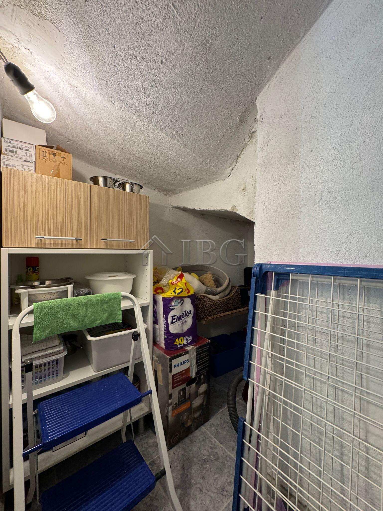Spacious Two-Storey House in the Center of Kosharitsa - 6 km from the Sea — photo 17 of 25