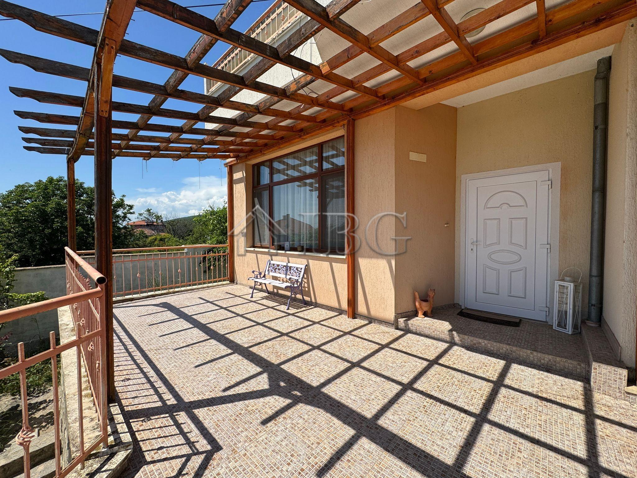 Spacious Two-Storey House in the Center of Kosharitsa - 6 km from the Sea — photo 2