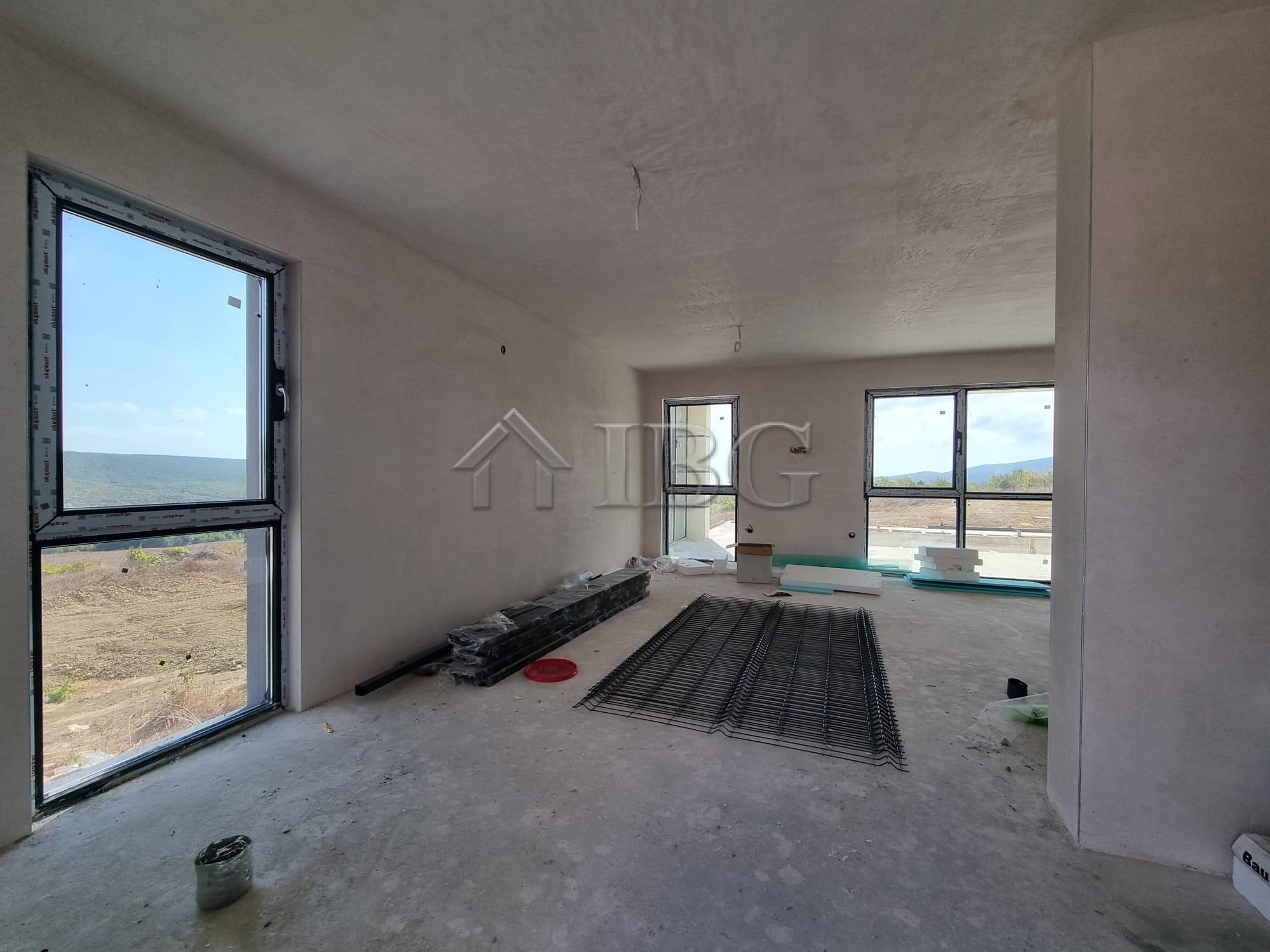 House with Pool and Sea View in Banya Village, Burgas Region — photo 9 of 25