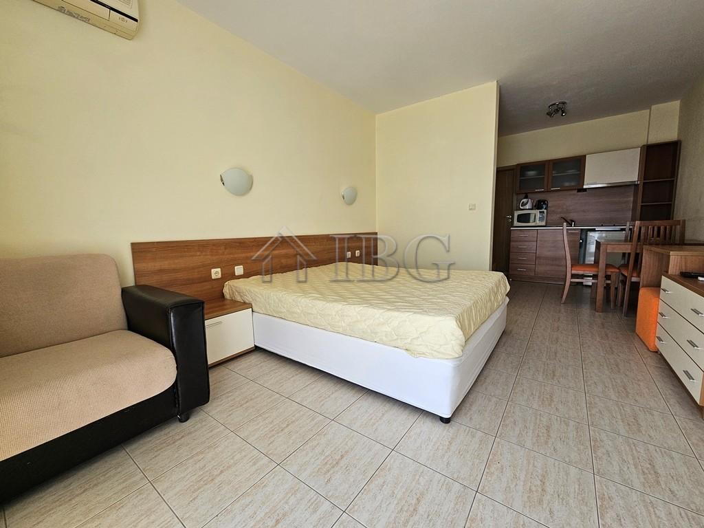 Big 42 sq. m. Studio with balcony and Pool View Pollo Resort, Sunny Beach — photo 3