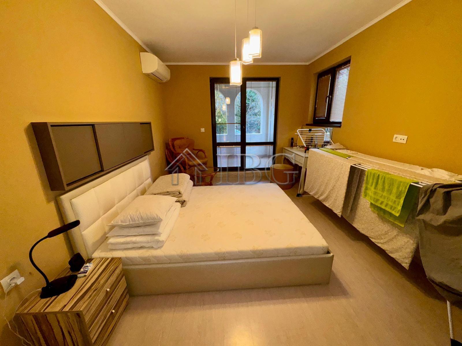 Elegant 2-Bedroom Apartment in Esteban Complex, Nessebar — photo 16 of 25