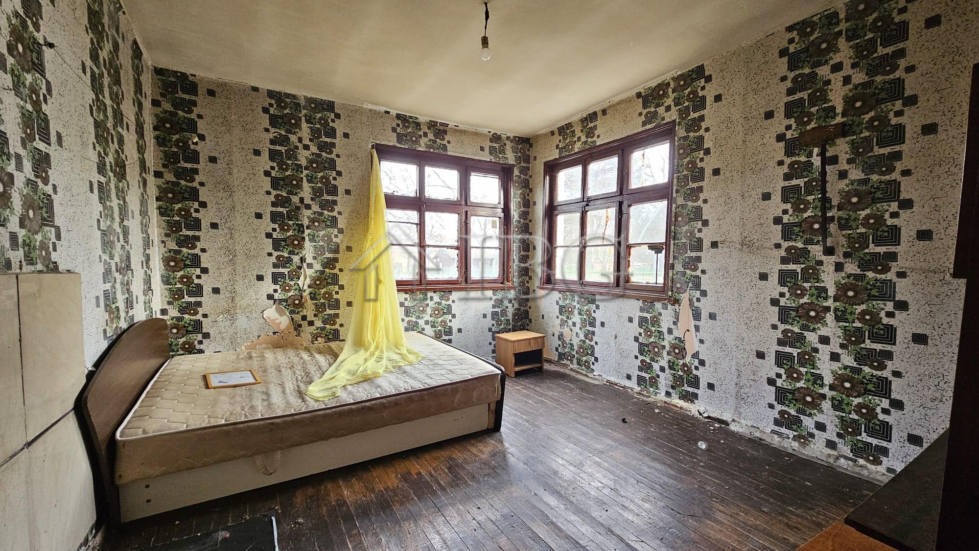 House with Large Plot of land in Gyulyovtsa Village, Burgas Region — photo 2