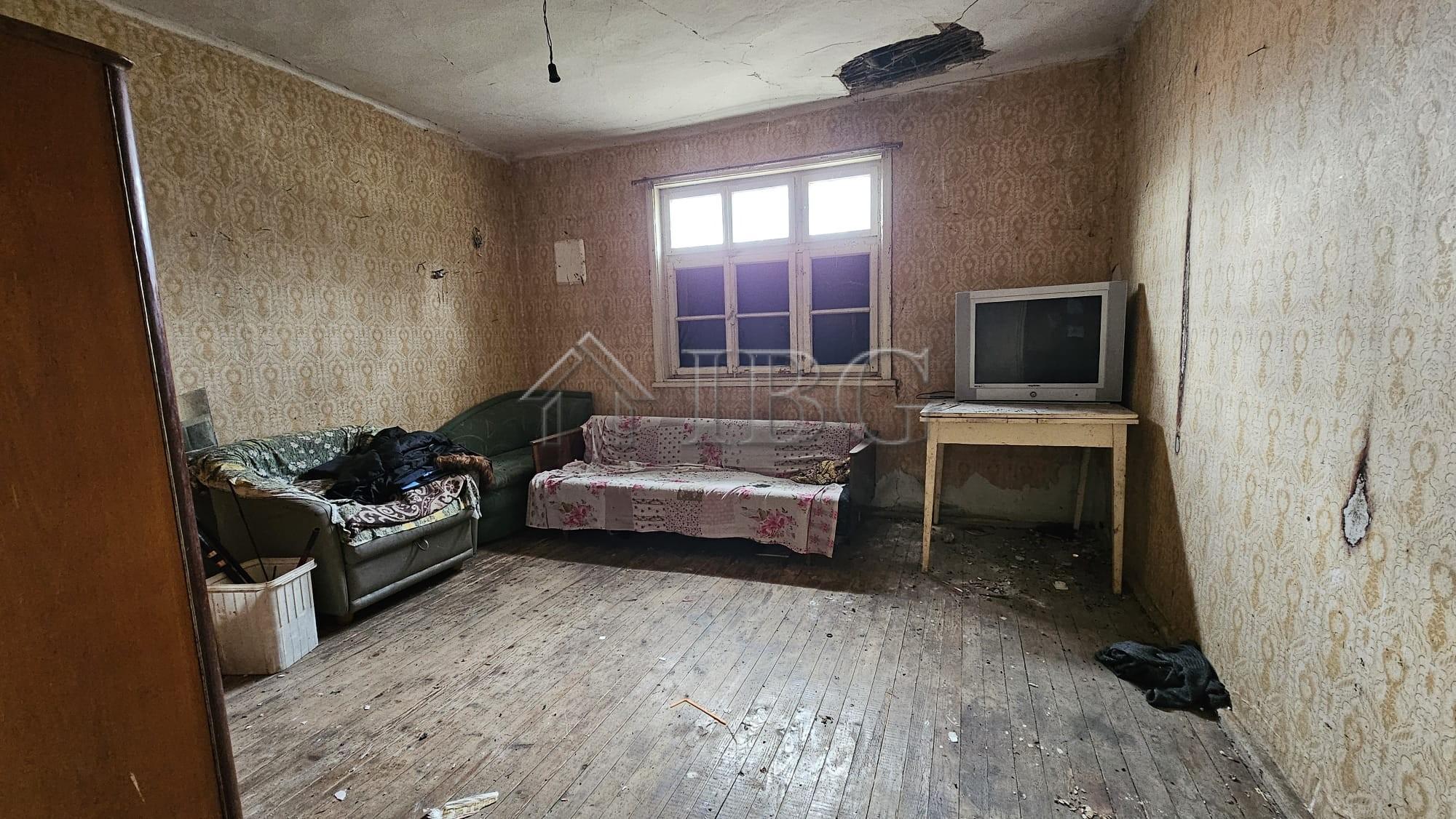 House with Large Plot of land in Gyulyovtsa Village, Burgas Region — photo 3