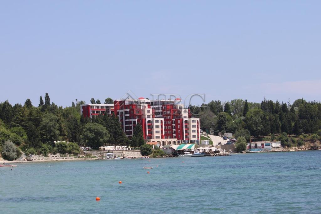 Spacious 2-Bedroom Apartment with Direct Beach Access Rich 1, Nessebar — photo 2