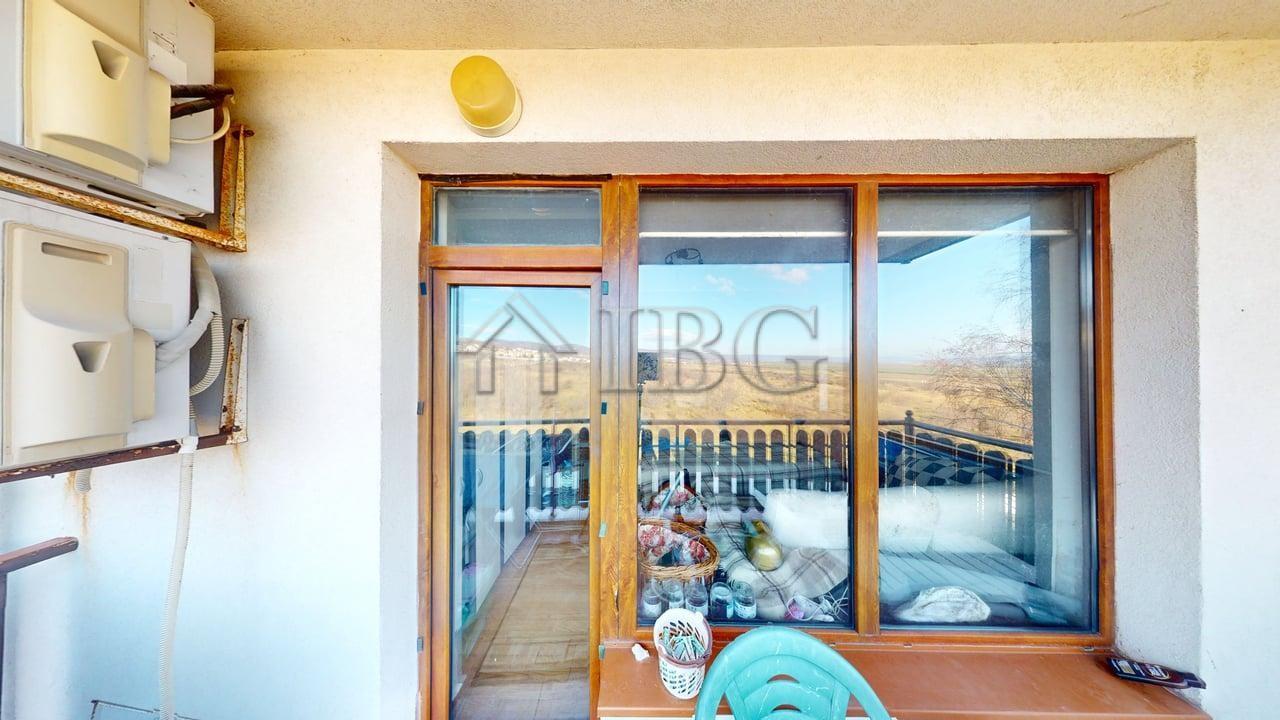 Two-Bedroom Apartment for Sale in Sunny House Complex, Kosharitsa — photo 11 of 25