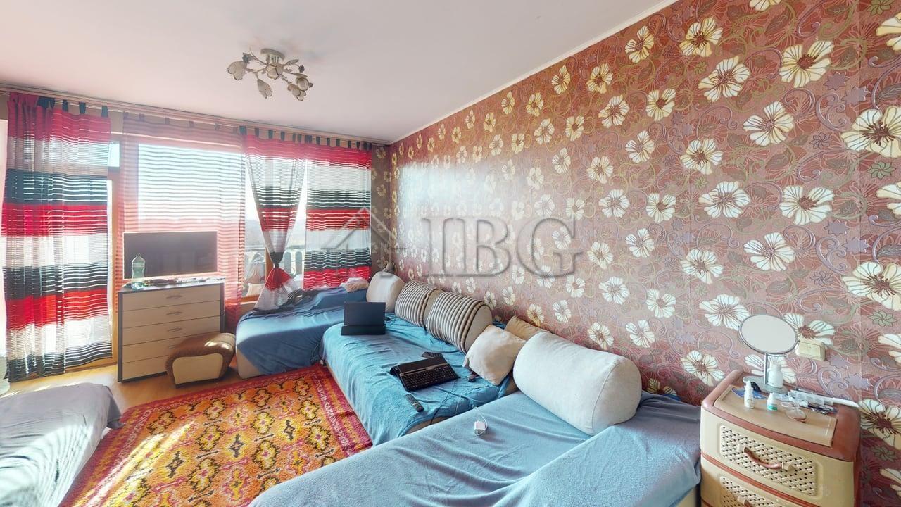 Two-Bedroom Apartment for Sale in Sunny House Complex, Kosharitsa — photo 9 of 25