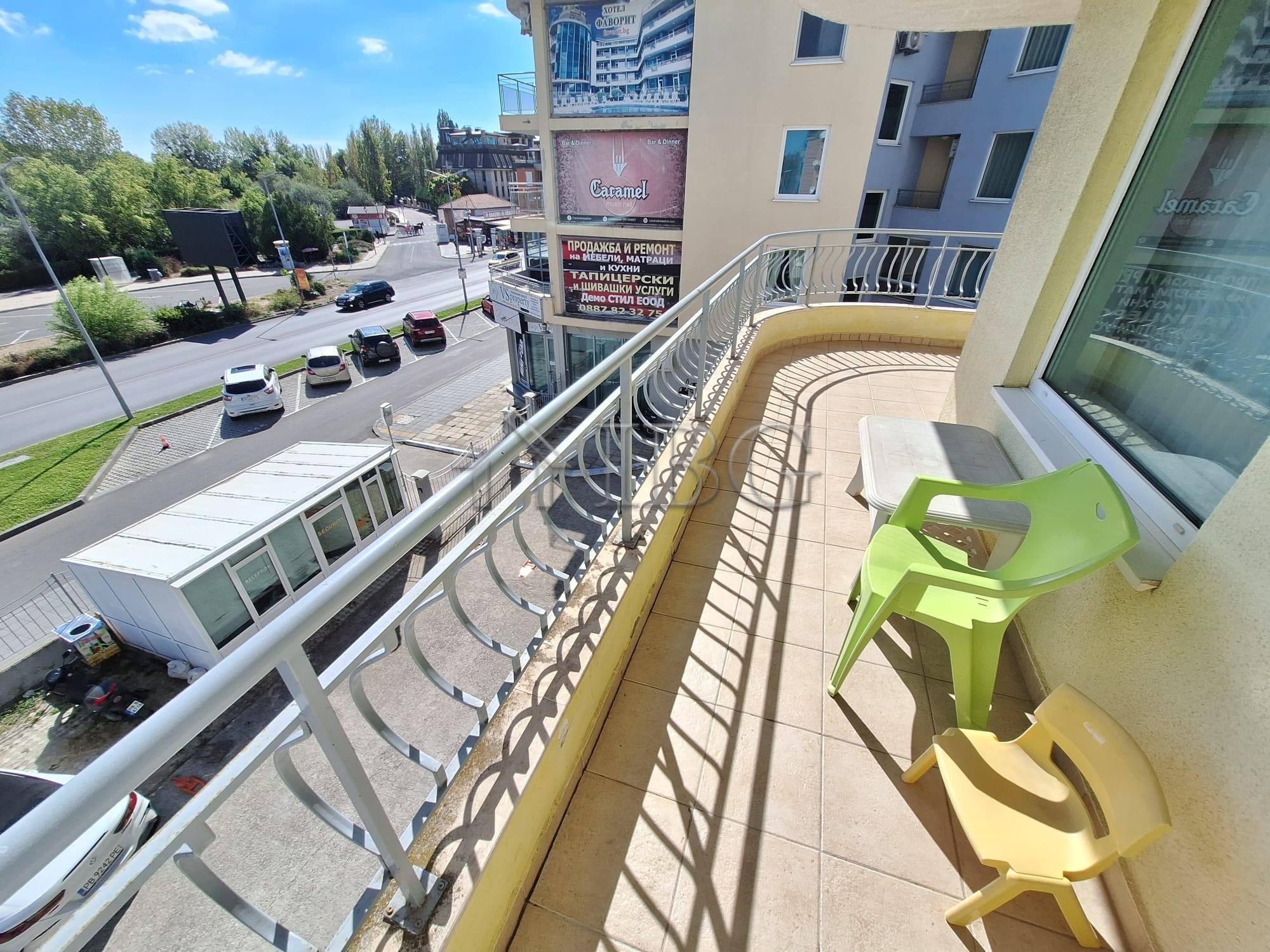 Spacious 2-Bedroom Apartment with Pool View - complex Breeze, Sunny Beach — photo 5 of 25