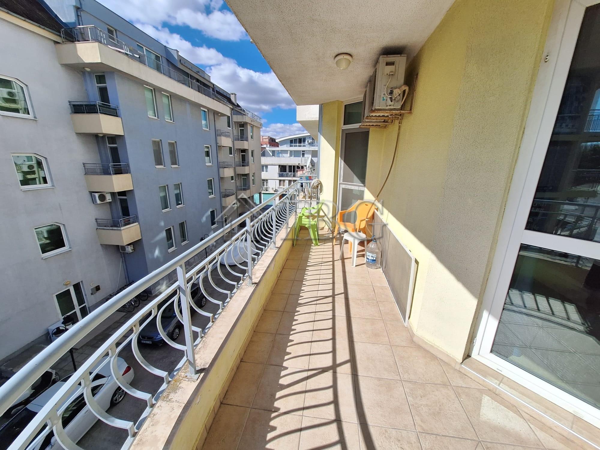 Spacious 2-Bedroom Apartment with Pool View - complex Breeze, Sunny Beach — photo 9 of 25