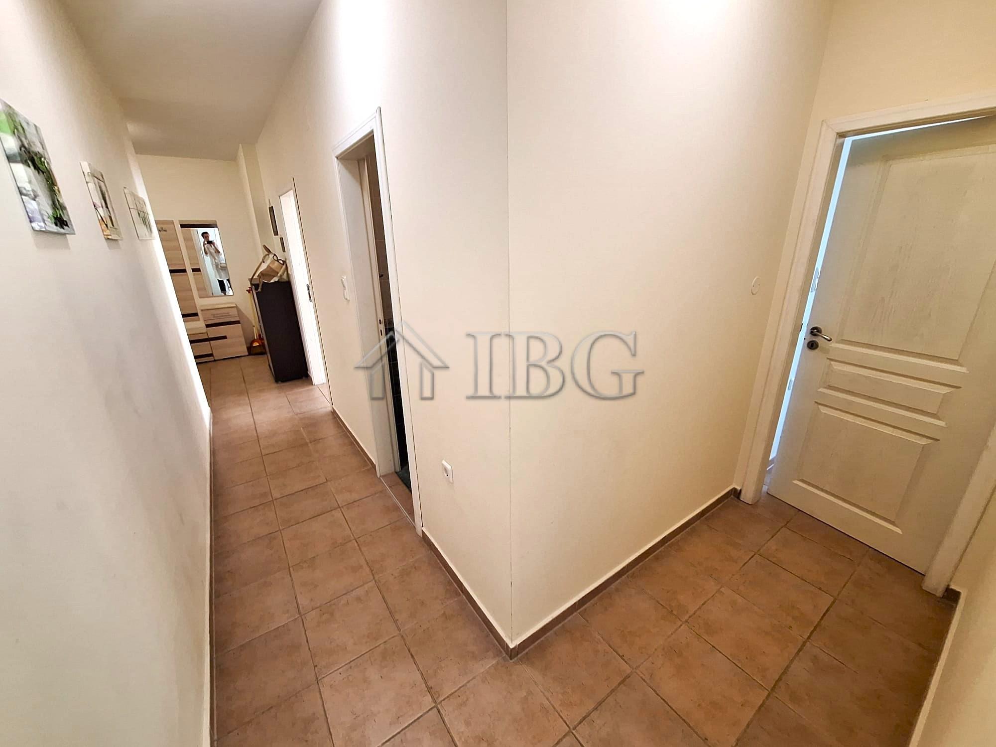 Spacious 2-Bedroom Apartment with Pool View - complex Breeze, Sunny Beach — photo 22 of 25