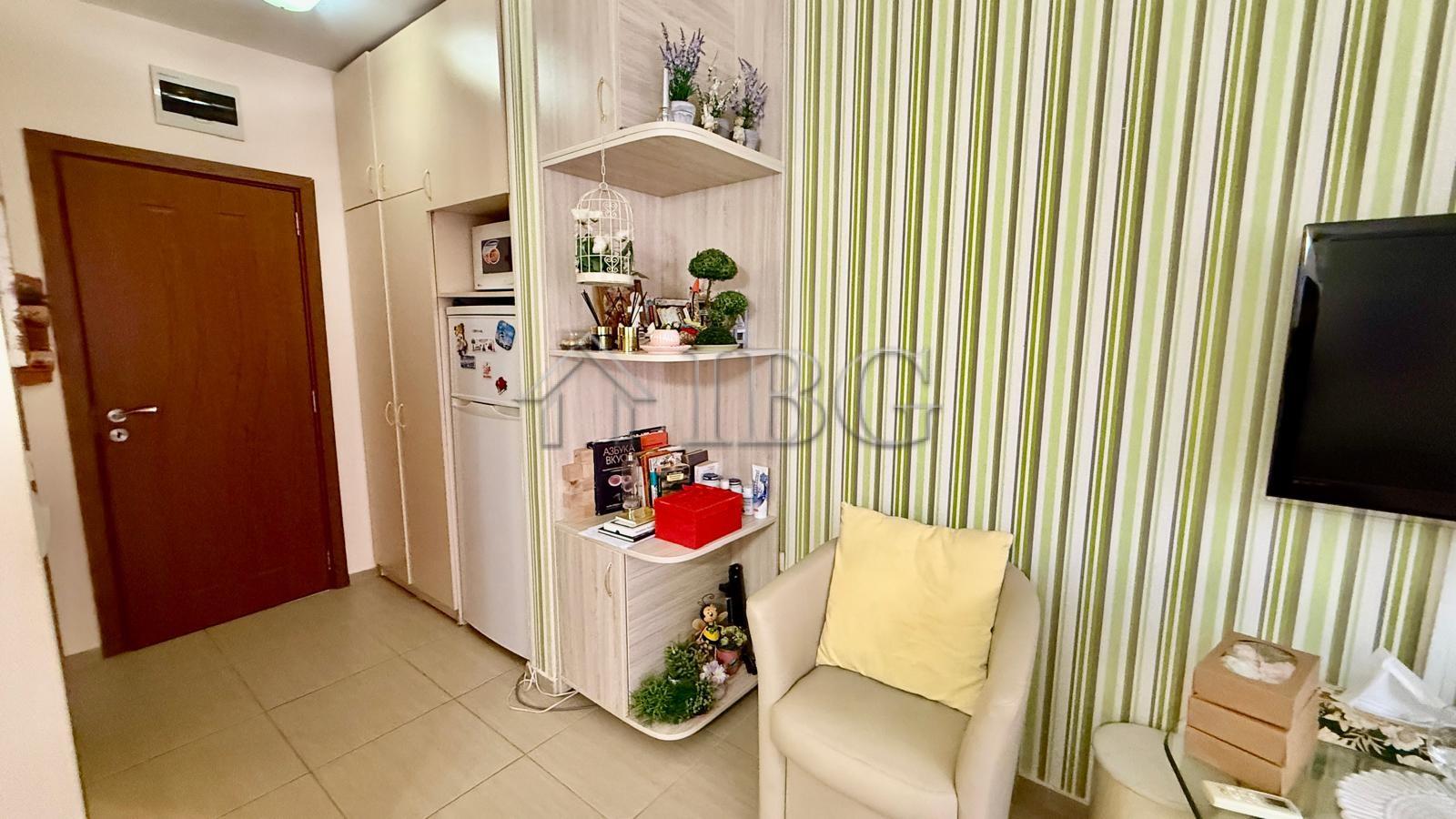 Spacious 2-Bedroom Apartment with Direct Beach Access Rich 1, Nessebar — photo 7 of 22