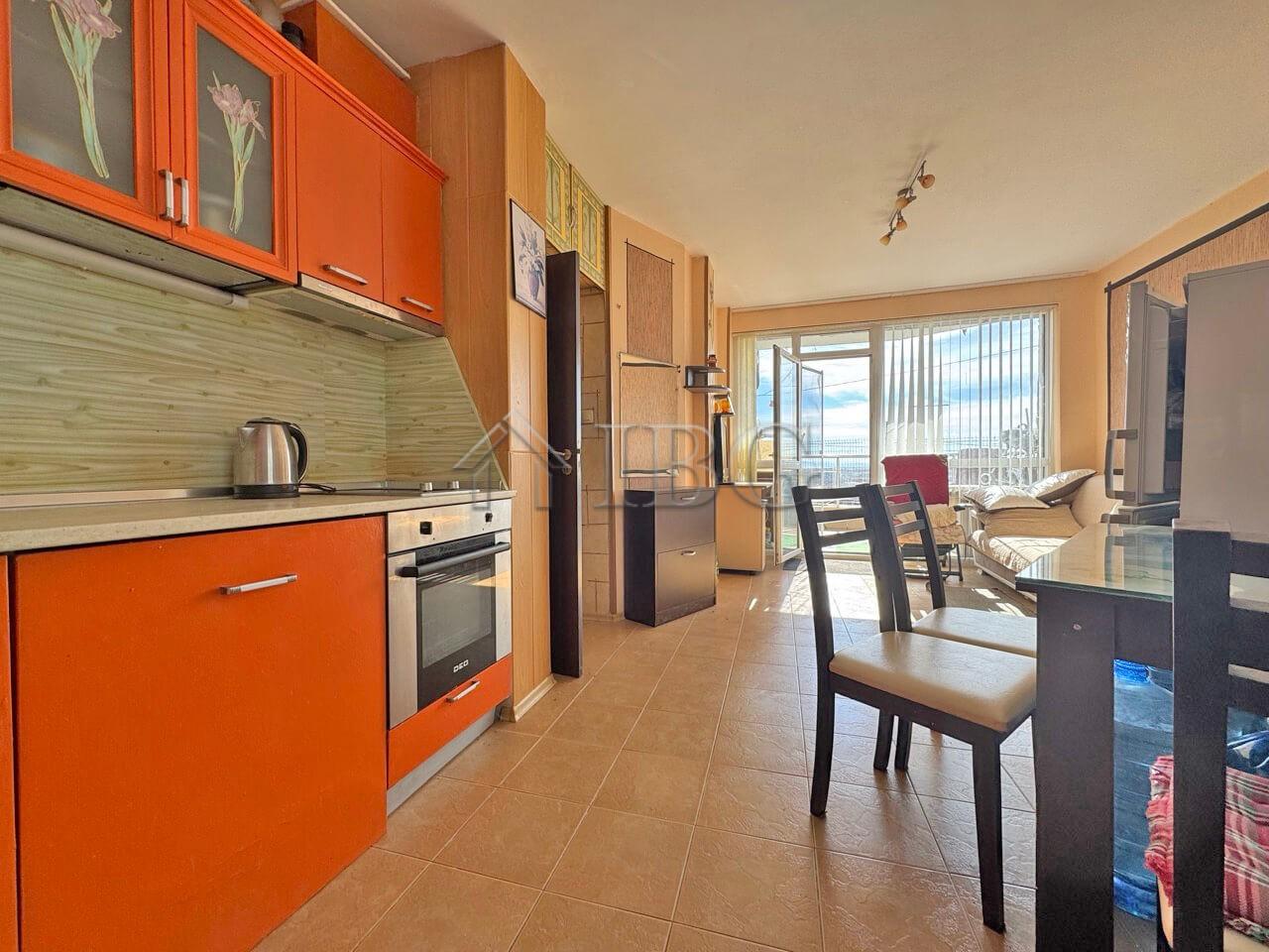 One-bedroom Apartment with Sea View in Complex Anna Maria, Kosharitsa — photo 9 of 18