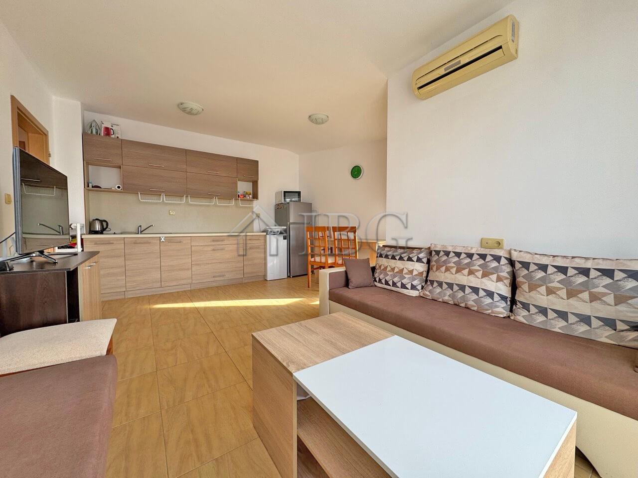 One-Bedroom Apartment in Aqua Dreams, Sveti Vlas — photo 8 of 16
