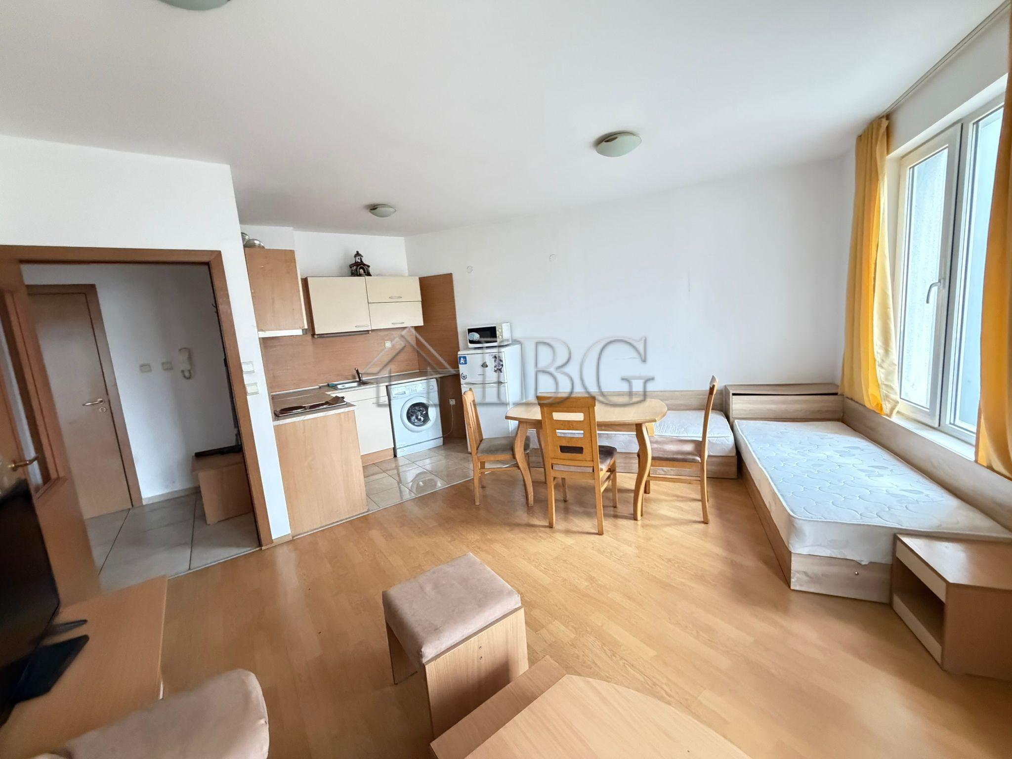 2nd line to the sea! 1-Bedroom apartment in Yassen, Sunny Beach — photo 4 of 9
