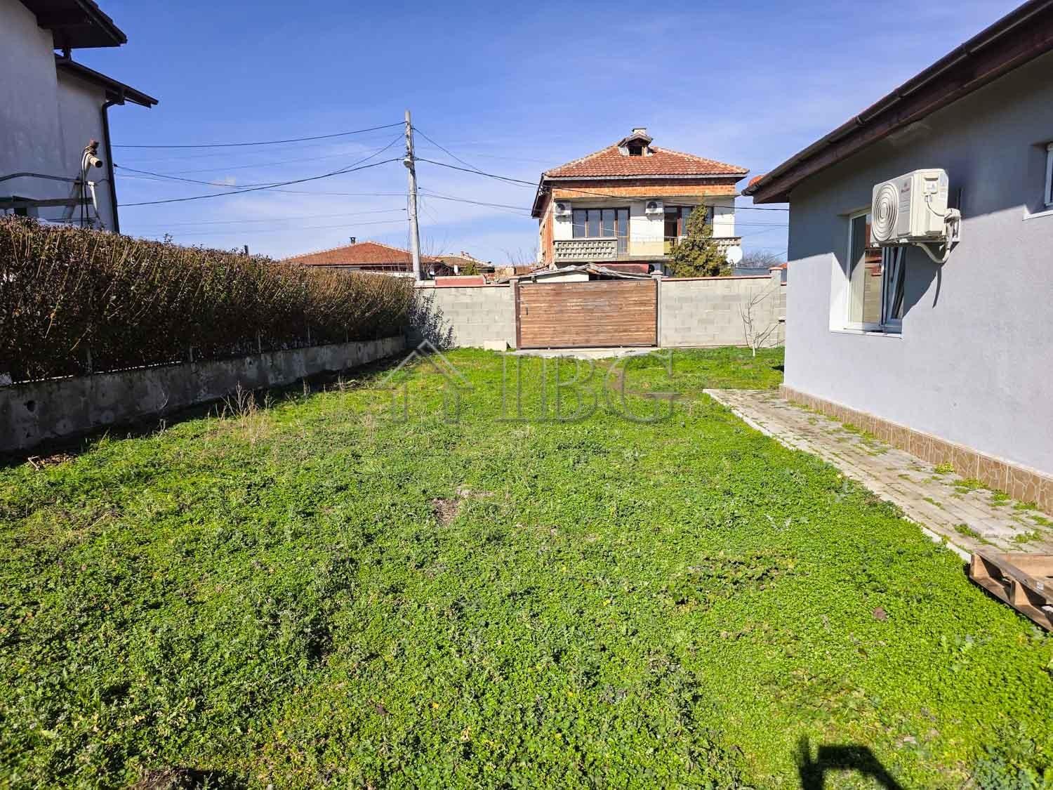 Detached House with 800 sq.m. Garden Only 7 km from Sunny Beach — photo 13 of 16