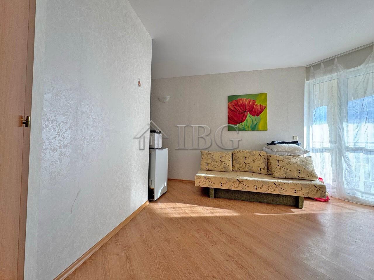 One-Bedroom Apartment with Sea View in Rutland Beach, Ravda — photo 5