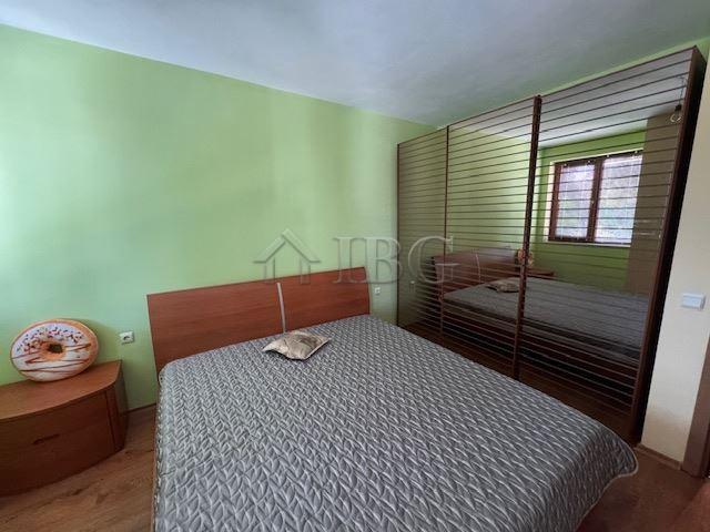 Spacious 1-Bedroom Apartment Vazrazhdane District, Burgas — photo 14 of 19