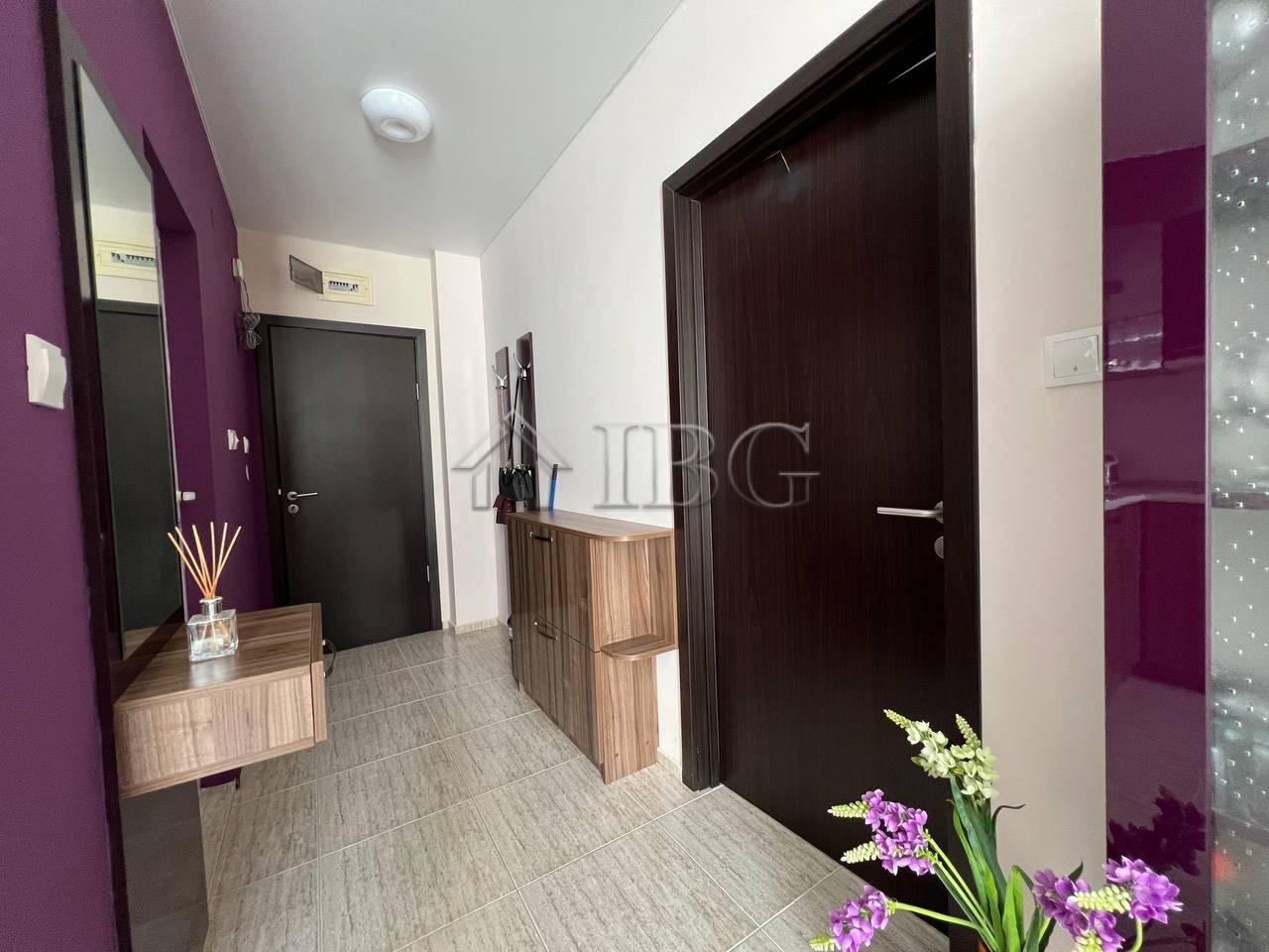 Spacious 1-Bedroom Apartment with Pool View St. Sofia, Sunny Beach 500 m to the Beach — photo 8 of 14