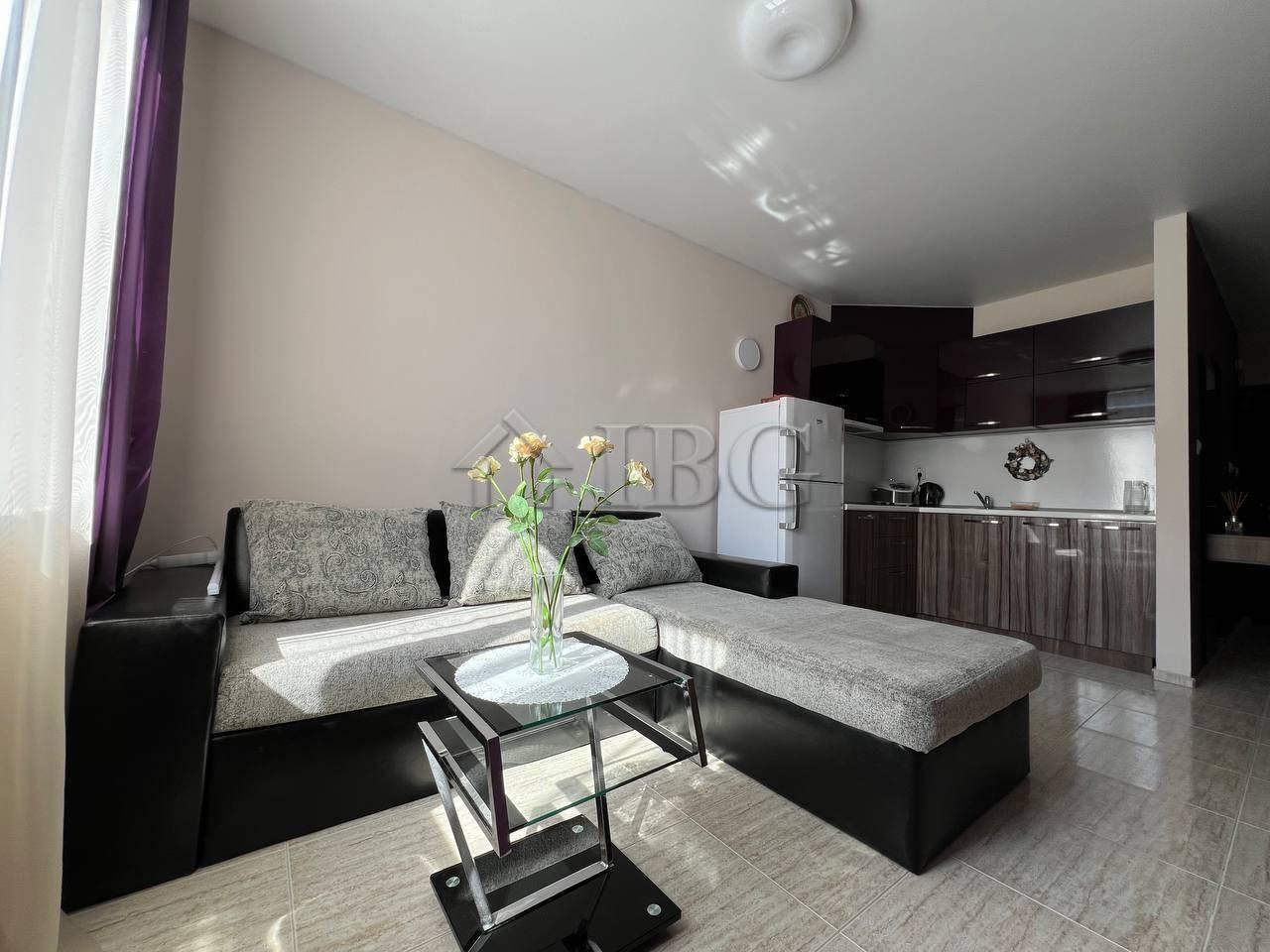 Spacious 1-Bedroom Apartment with Pool View St. Sofia, Sunny Beach 500 m to the Beach — photo 5 of 14
