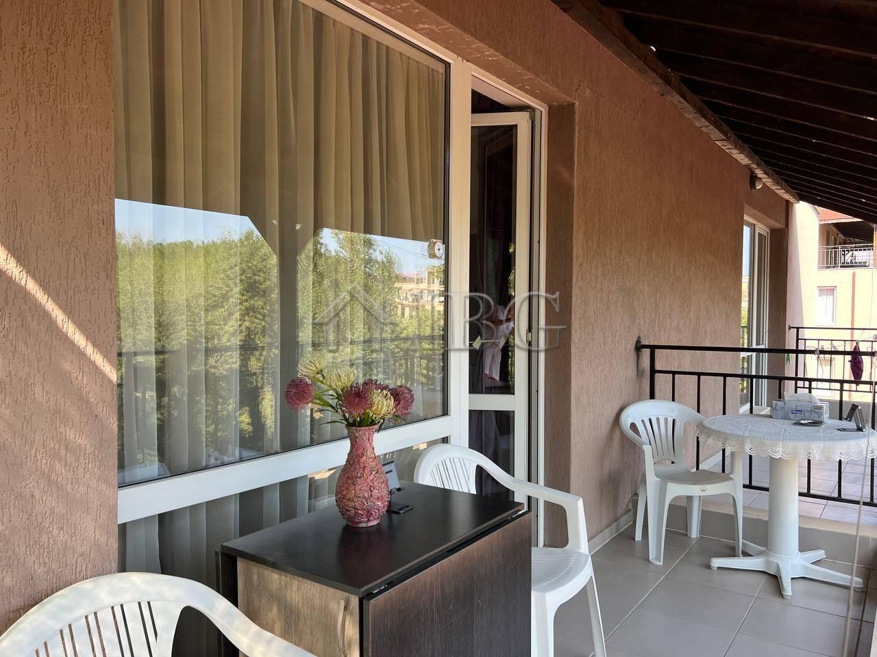 Spacious 1-Bedroom Apartment with Pool View St. Sofia, Sunny Beach 500 m to the Beach — photo 7 of 14