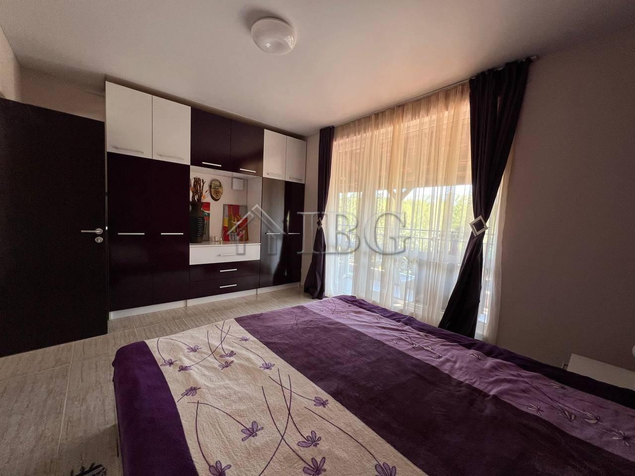 Spacious 1-Bedroom Apartment with Pool View St. Sofia, Sunny Beach 500 m to the Beach — photo 13 of 14