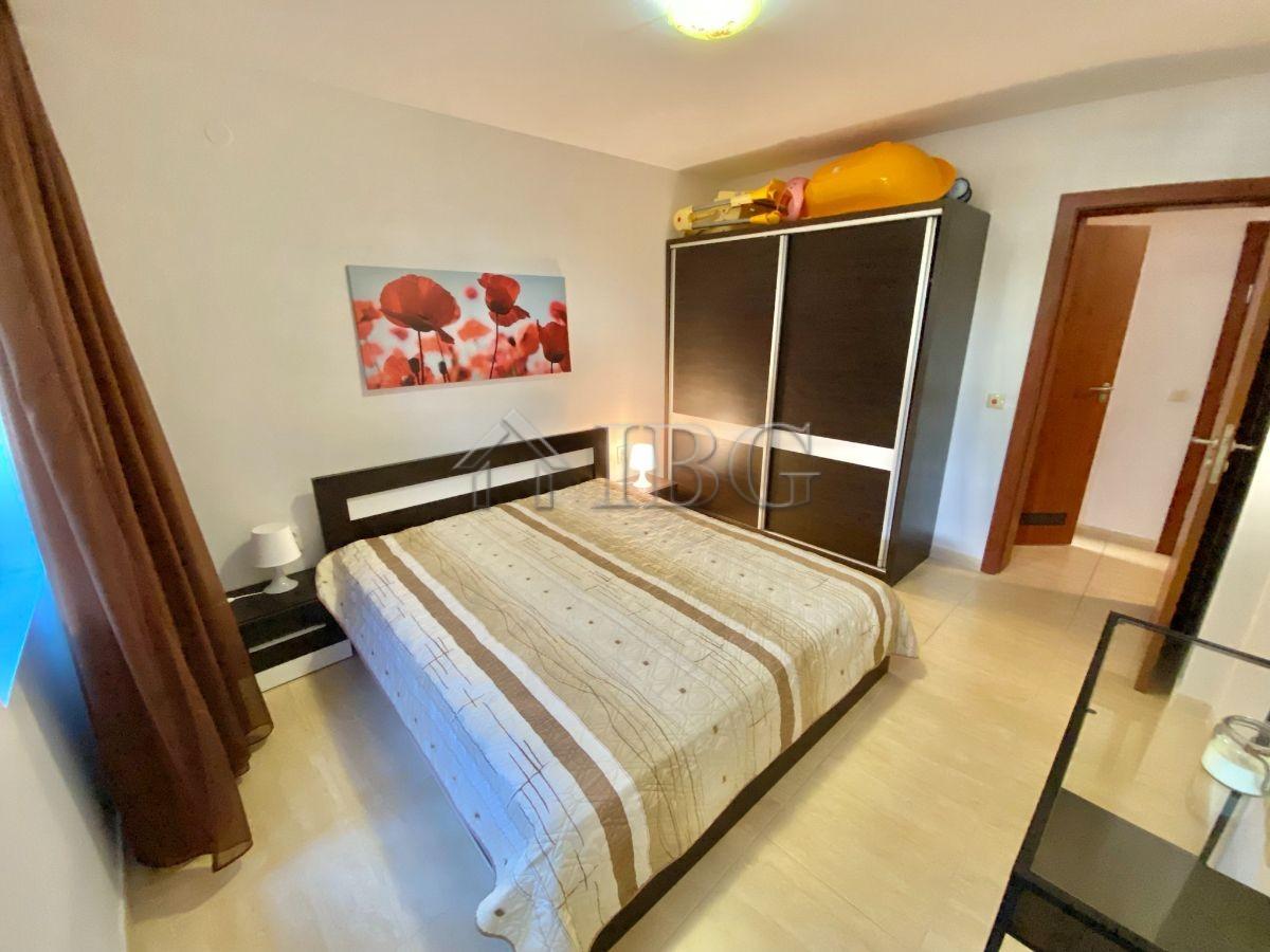 Spacious Apartment with 2 Bedrooms, 1 ½ bathrooms and 17. sq. m. terrace Etara 3, Sveti Vlas — photo 21 of 25