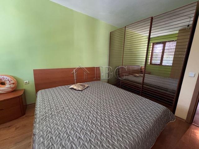 Spacious 1-Bedroom Apartment Vazrazhdane District, Burgas — photo 11 of 19