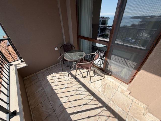Luxury 1-Bedroom Apartment with Panoramic Sea View Sarafovo — photo 13 of 22