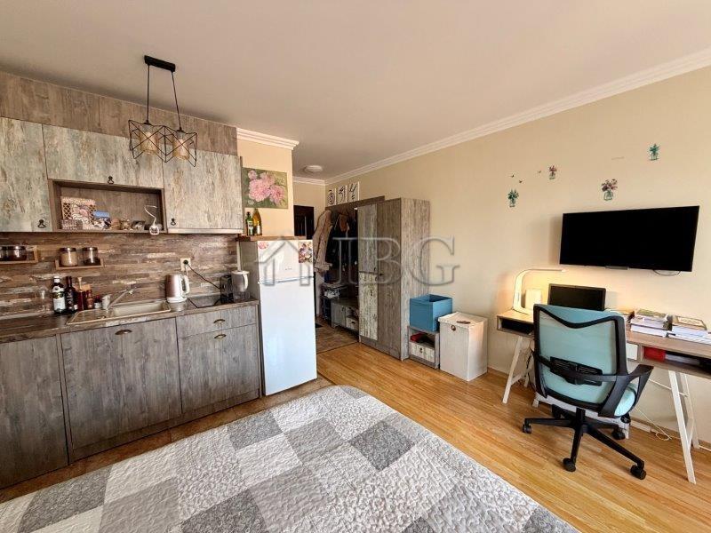 Bright studio with balcony in Melia Resort 6, Nessebar, 5 min to the beach — photo 4