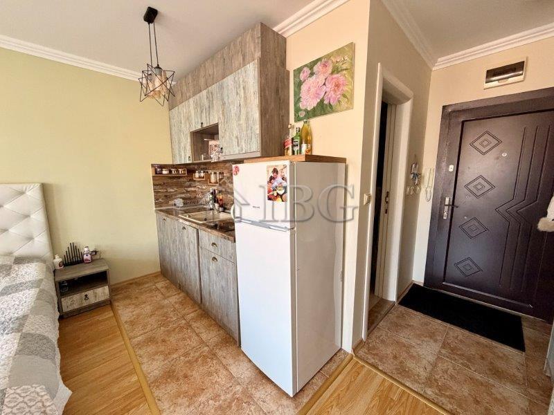 Bright studio with balcony in Melia Resort 6, Nessebar, 5 min to the beach — photo 9 of 16