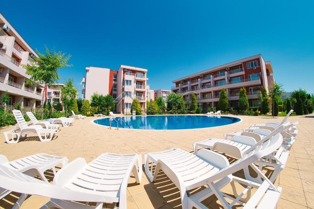 Furnished 1-Bedroom Apartment in Nessebar Fort Club, Sunny Beach — photo 12 of 20