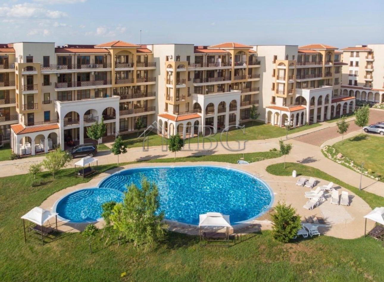 Spacious 2-Bedroom Apartment with Pool View in Lighthouse Golf & Spa Resort — photo 23 of 25