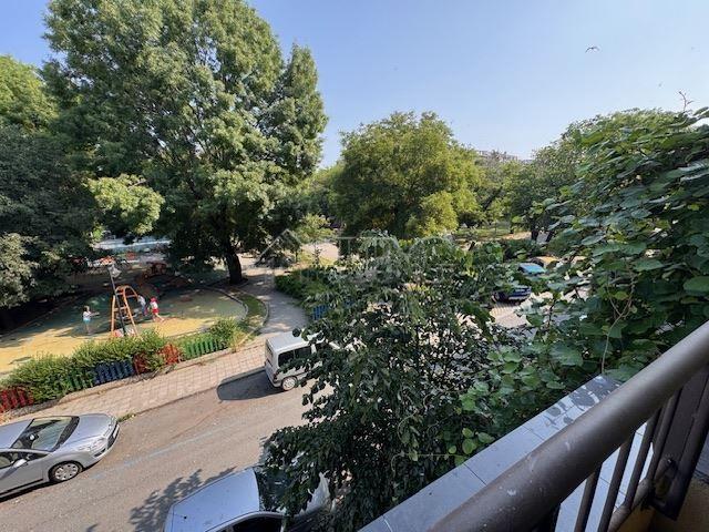 Spacious 1-Bedroom Apartment Vazrazhdane District, Burgas — photo 12 of 19