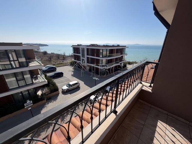 Luxury 1-Bedroom Apartment with Panoramic Sea View Sarafovo — main photo