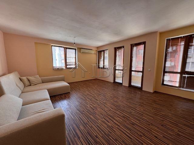 Spacious 1-Bedroom Apartment Vazrazhdane District, Burgas — photo 4