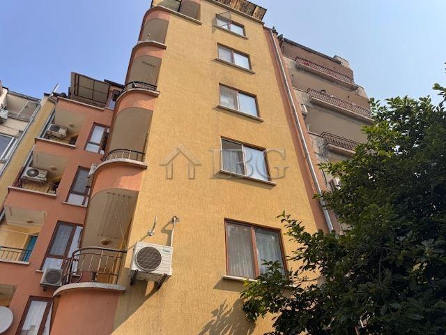 Spacious 1-Bedroom Apartment Vazrazhdane District, Burgas — photo 3