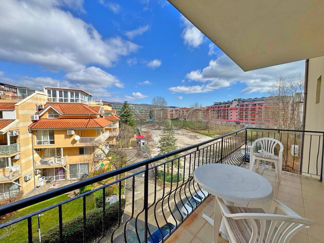 Excellent Studio Apartment with Balcony in Diamond Bay, Sunny Beach — photo 4